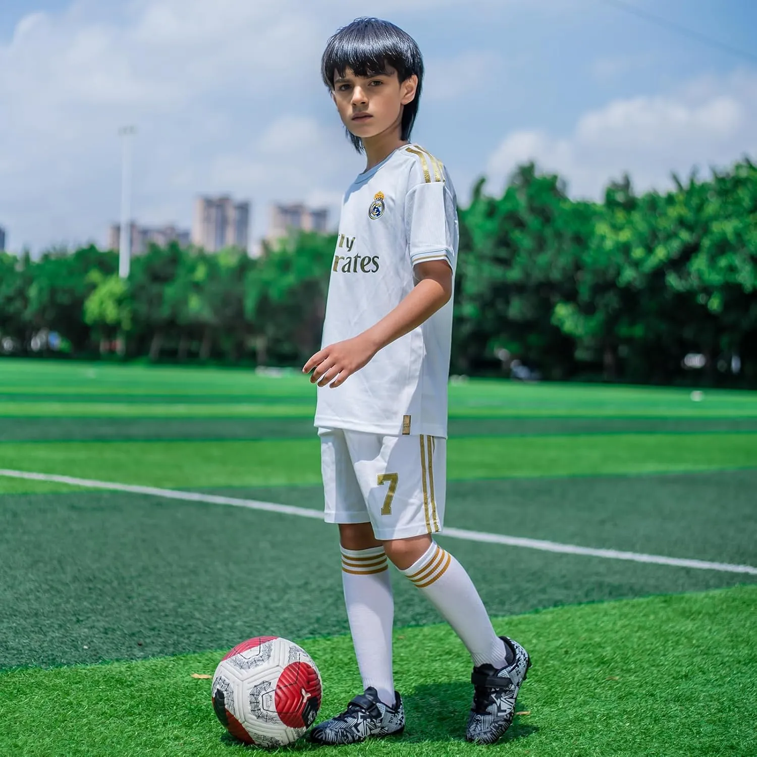 Boys Soccer Cleats for Kids Athletic Turf Shoes for Outdoor Training Easy to Wear Kids Soccer Shoes