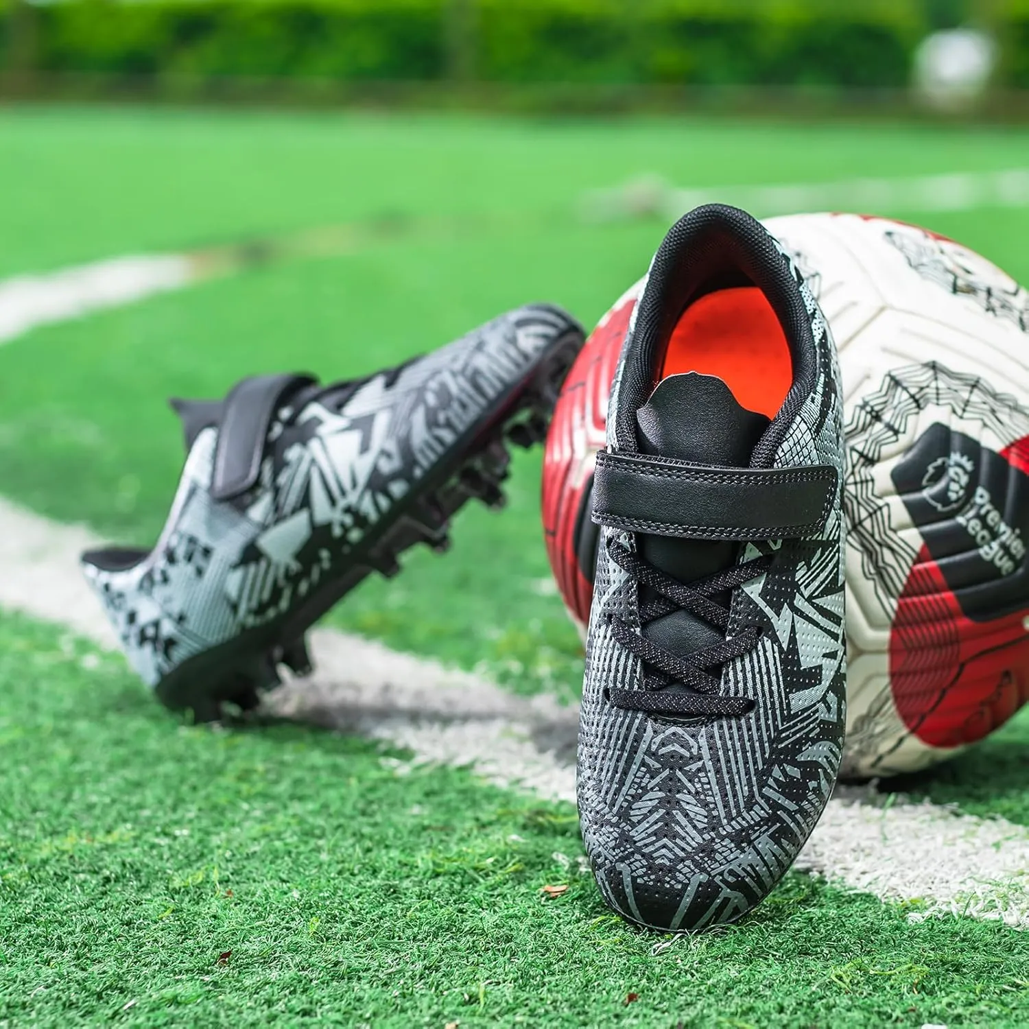 Boys Soccer Cleats for Kids Athletic Turf Shoes for Outdoor Training Easy to Wear Kids Soccer Shoes