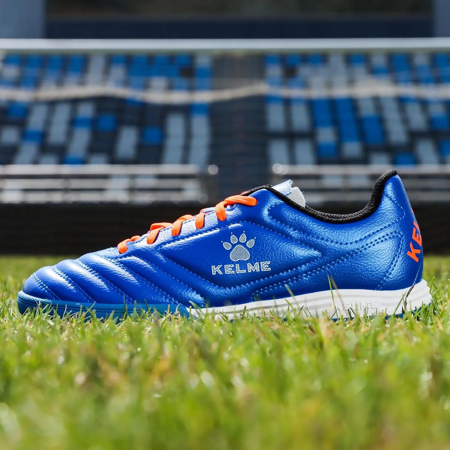 KELME Boys Soccer Cleats Kids Indoor Football Trainning Shoes Athletic Girl Wide Turf Outdoor Shoes
