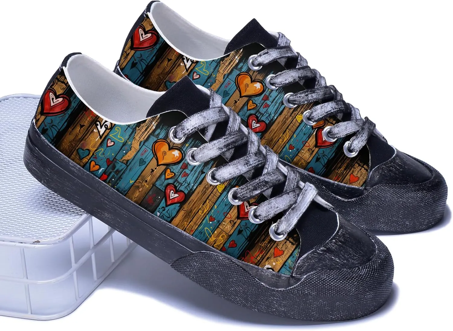 Men Skull Printed Shoes Custom Personalized Design Cool Print Low Top Fashion Sneakers for Teen Boys Girls Student Women Canvas Shoes Cosplay Classic Casual Shoes