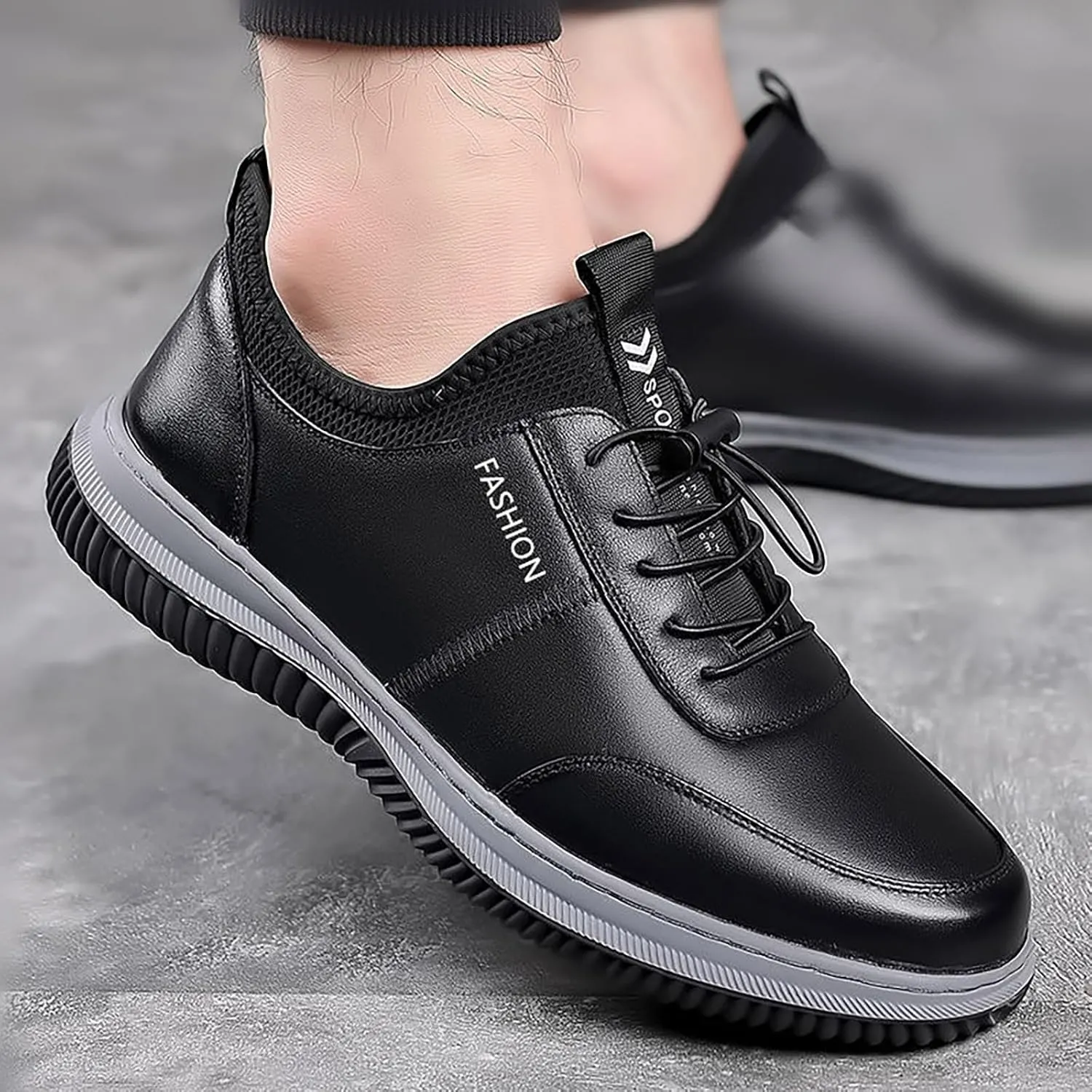 Men's Spring and Autumn High Top Casual Shoes Non Slip All Day Wear Comfortable Breathable Flat Bottom Leisure Sports Shoes Lace up Solid Color