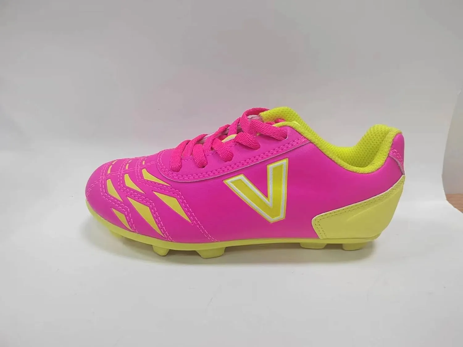 Victor Sierra Boys and Girls Kids Cattura MD JR Soccer Cleats