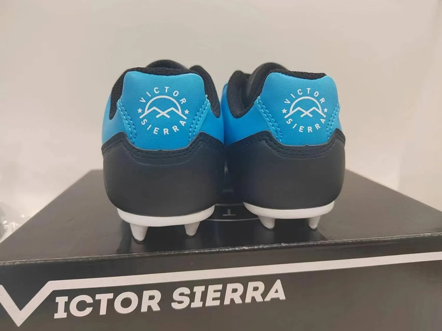 Victor Sierra Boys and Girls Kids Cattura MD JR Soccer Cleats